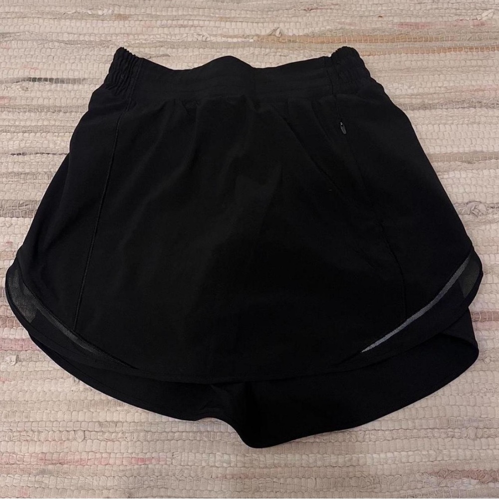 black lululemon skirt